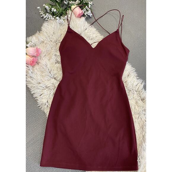 Juniors size Small Burgundy Windsor Dress Party Open Sexy Back Mini Padded Cups - Picture 1 of 9